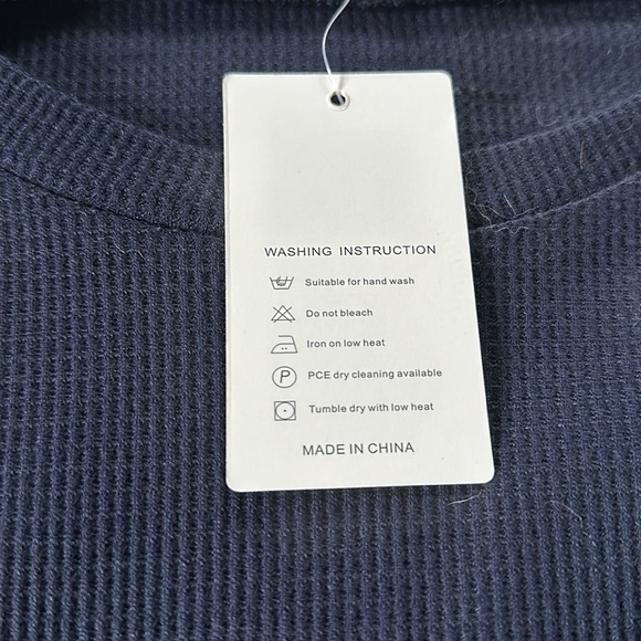 Navy Top with long lace sleeves - Picture 5 of 6